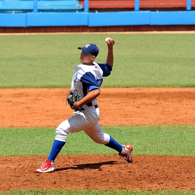 El joven relevista Rafael Sánchez debe aportar más a la causa de los Cachorros Holguin Rafael Sanchez