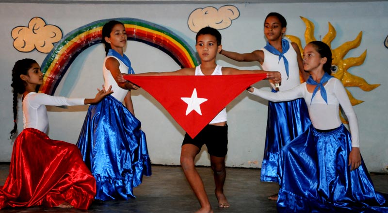 Fotos: Luis Mario Rodríguez Suñol Niños bailando