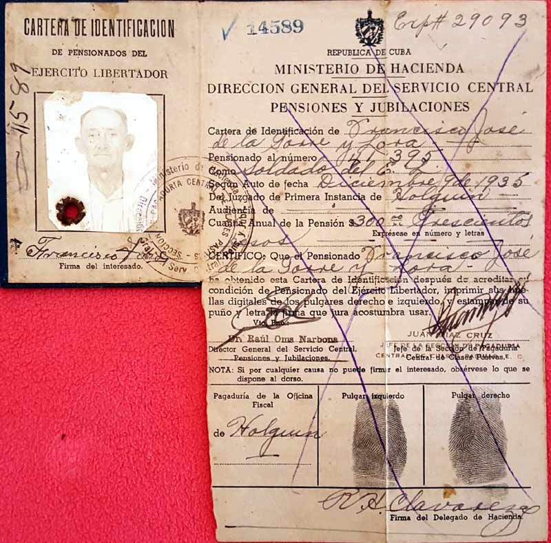 Documento que identifica a Francisco de la Torre, el abuelo de Hilda, como pensionado del Ejército Libertador. hilda torres FOTO 3