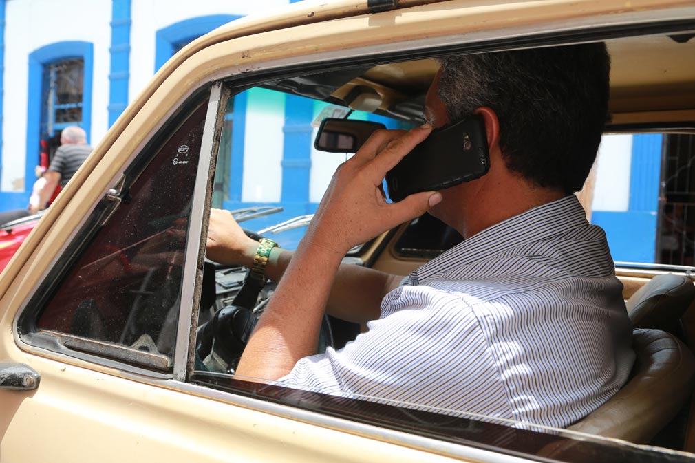 Los accidentes no son tan accidentales Uso de celulares mientras se conduce