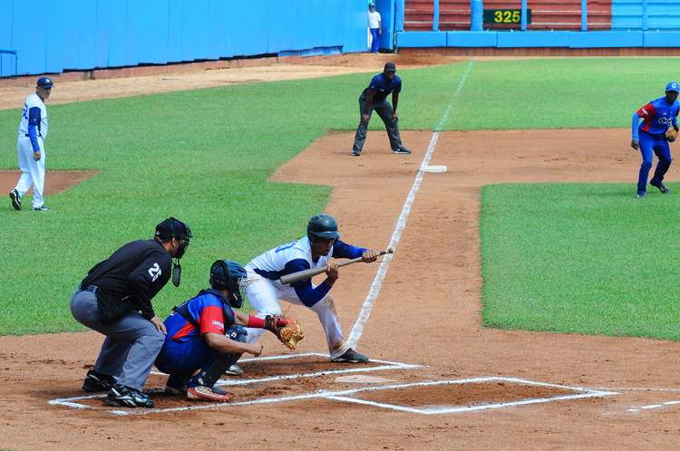 Foto: Carlos Rafael Beisbol Holguín Gramma