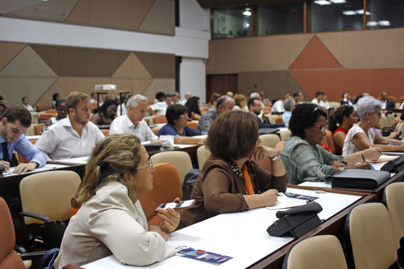 Photo: Radio Rebelde foro negocios
