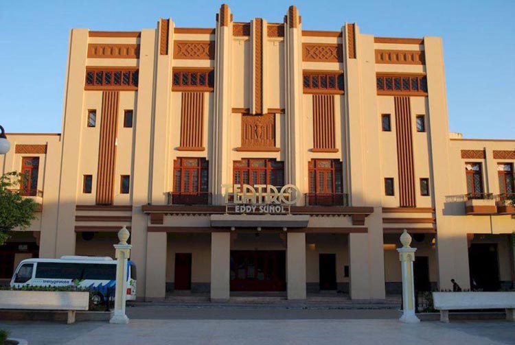 Fachada del Teatro Eddy Suñol, que será mapeada por el grupo Resak. Foto: Carlos Parra Zaldívar Foto: Carlos Parra Zaldívar