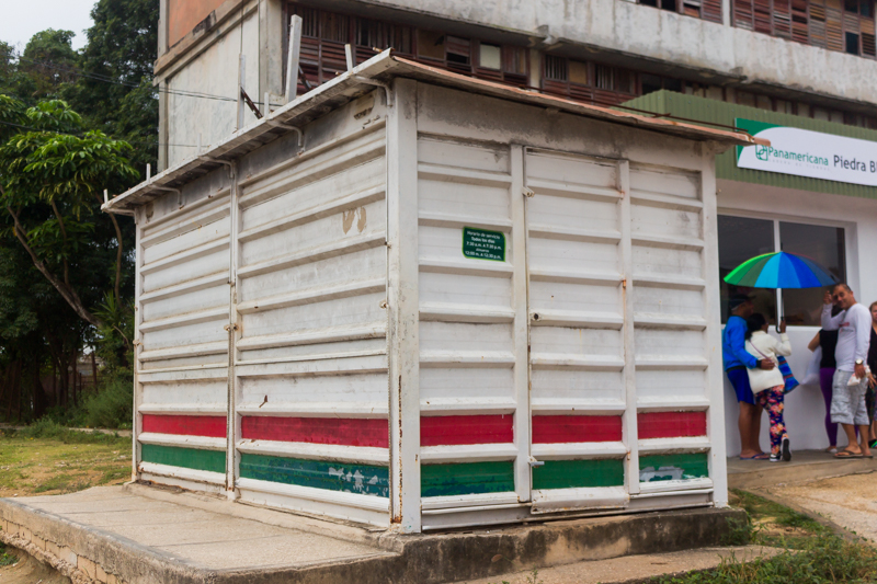 Los 26 kioscos de este tipo que hay en la provincia de Holguín serán sustituidos por atractivos puntos ventas. Foto: Torralbas Foto: Torralbas