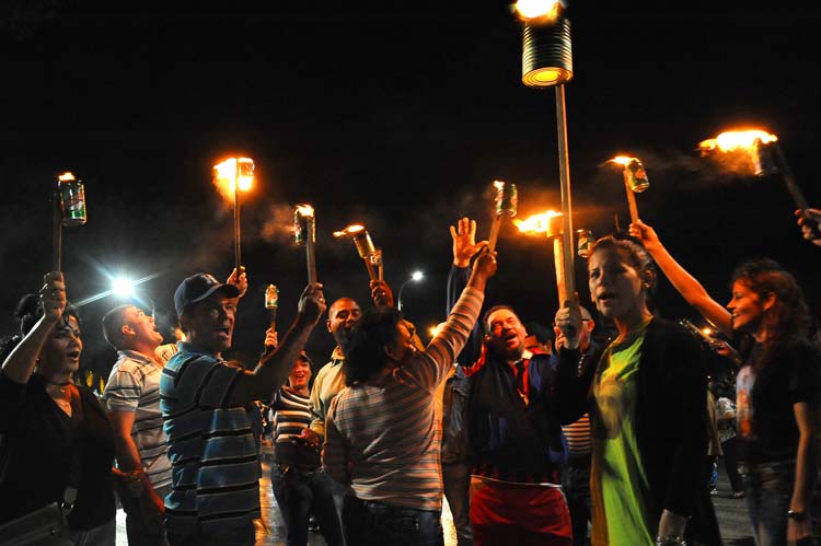 Marcha de las Antorchas en Holguín. Foto: Carlos Rafael