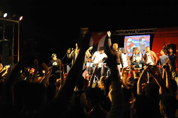 Marcha de las Antorchas en Holguín. Foto: Carlos Rafael