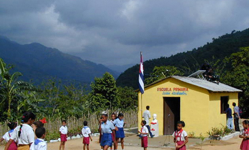 Photo: Taken from aldia.cu escolares plan turquino1
