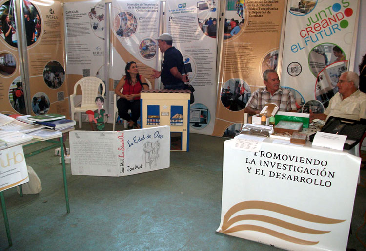 Photos: Visiondesdecuba and Radio Angulo expo ciencia 1