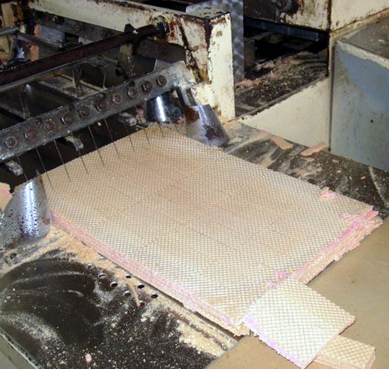 Entre sus principales producciones se encuentran la galletica dulce, el refresco instantáneo, la natilla con maicena y el sorbeto, entre otros Banes Fca Sorbeto 2