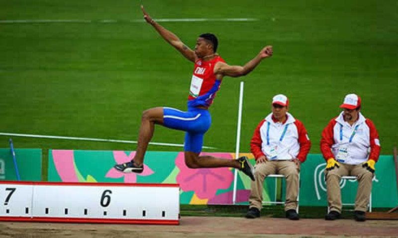 Juan Miguel Echevarría consiguió la medalla de oro en el salto de longitud. Fotos: Granma.cu Panam Juan miguel eche lima 2019