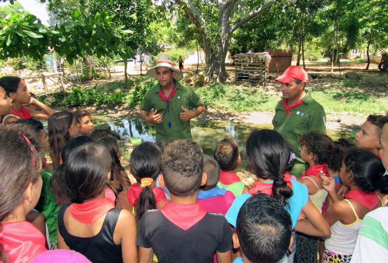 Los pioneros exploradores adquieren habilidades y destrezas para la vida en campaña y la supervivencia en medios ambientales difíciles Sangerman Camp 04