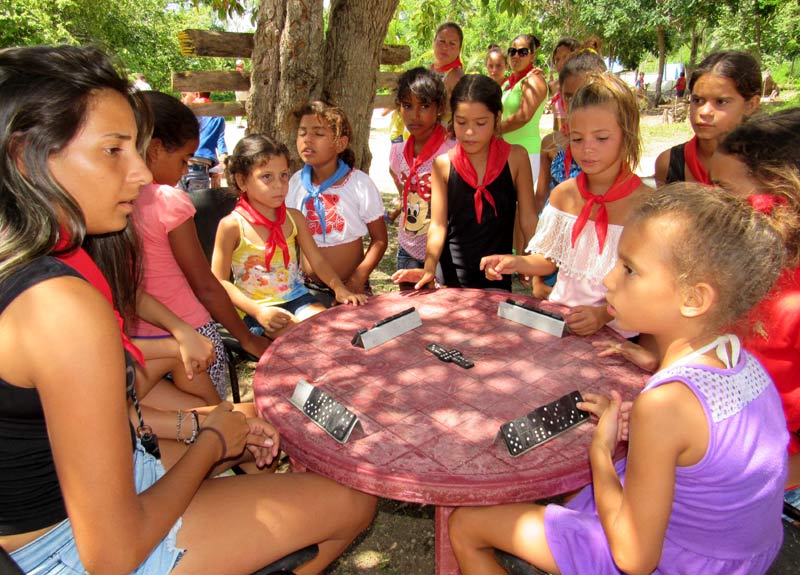 Juegos de mesa como el parchís, ajedrez, dominó, entre otros propician el desarrollo intelectual de los niños Sangerman Camp 07