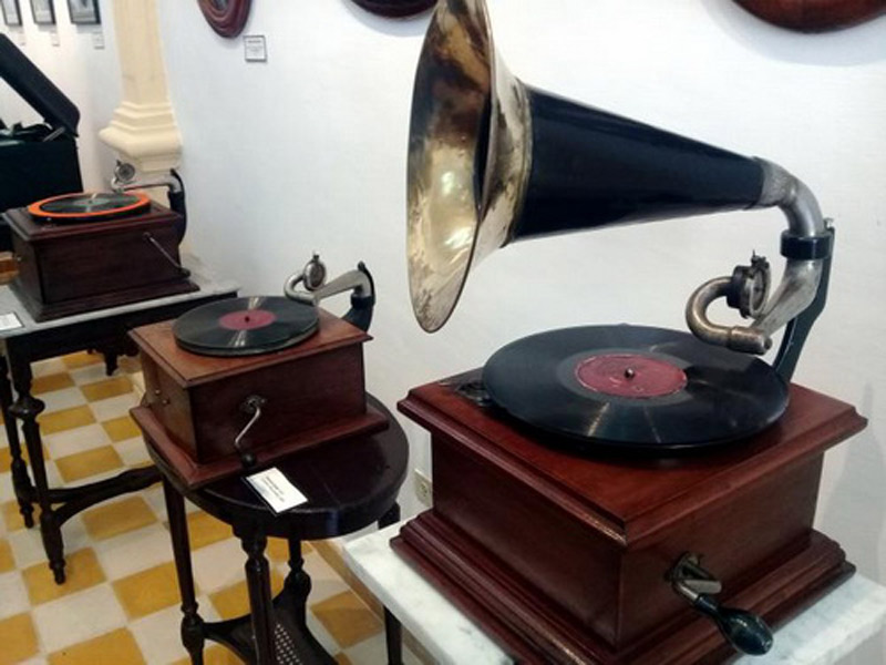 casa victrola hlg