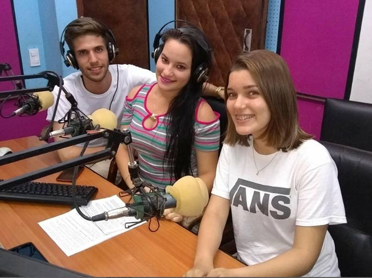 Qué tal Joven, espacio juvenil más antiguo de la CMKO Radio Angulo. joven2