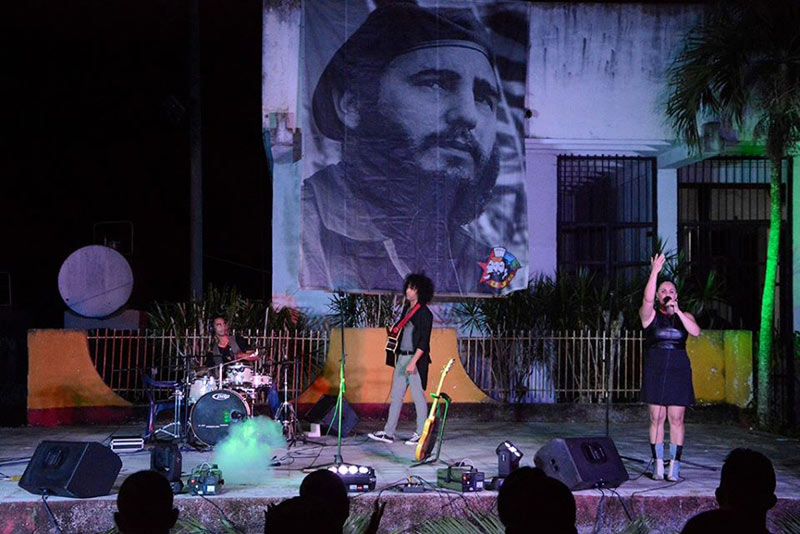 Con una gala artística la Universidad de Holguín celebró el aniversario 97 de la Federación Estudiantil Universitaria. Fotos: Perfil de Facebook de la UHo Aniv FEU 2