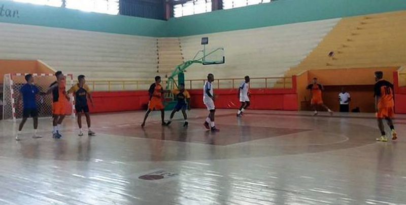 Al alcanzar la medalla de plata en el campeonato nacional de balonmano, el equipo holguinero mejora el cuarto lugar logrado en la pasada contienda. Foto: Dayron Pérez Urbano Balonmano Hguin