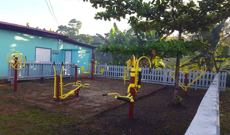 Gimnasio al aire libre. Farallones inaug obras 9