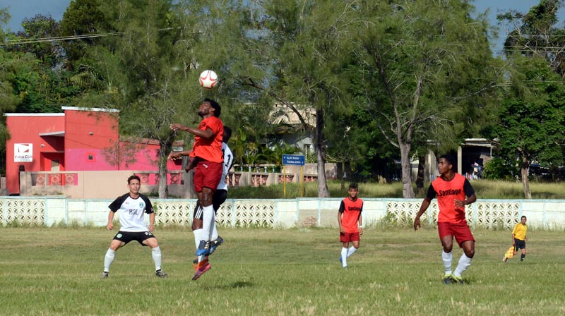 Las Panteras holguineros culminaron la etapa inicial del Torneo de Apertura de la Liga Cubana de Fútbol con balance de cuatro derrotas, par de empates y un triunfo. Fotos: Carlos Rafael futbol hg sc 1