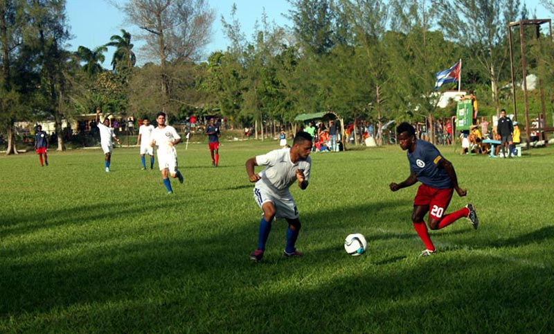 Holguín culmina la edición 105 de la Liga Cubana de Fútbol con victoria ante la selección de Granma. Foto: Carlos Rafael futbol liga cubana hg sc