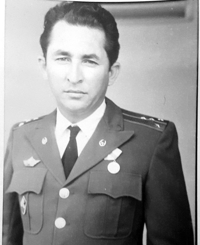 Ante el llamado del Comandante Juan Almeida, se decidió por la vida militar constitucion quevedo 3