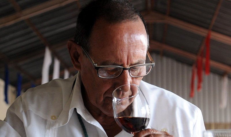 Excelentes catadores participan en el festival nacional en Sancti Spíritus. vinicultores festival hg 2