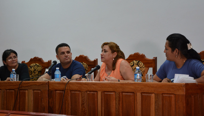 Susely Morfa González, Primera Secretaria del Comité Nacional de la UJC, interviene en la Asamblea de Balance de esa organización en el Hospital General Universitario Vladimir Ilich Lenin, de Holguín. UJC Hosp Lenin 2