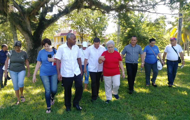 Las máximas autoridades del PCC y el Gobierno en Holguín acompañan a la comitiva Contraloria 4