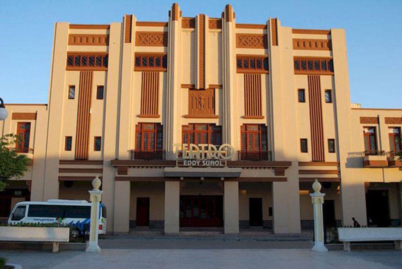 Trabajadores del FCBC contribuyeron a realzar el esplendor del teatro Eddy Suñol. FondoB1