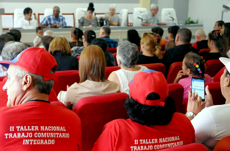 El Recinto Ferial de Holguín acoge el II Taller Regional de Trabajo Comunitario Integrado. Fotos: Elder Leyva Taller comunit 02