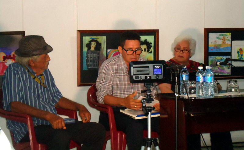 En Holguín transcurrió hasta hoy la Jornada Buscando a Electa. Foto: de la autora electa catalogo