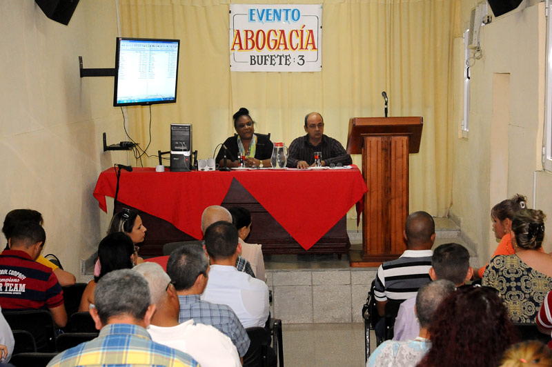La constante superación profesional en las 65 estructuras de base distribuidas en los 14 municipios fue clave para que Holguín recibiera la condición de provincia destacada. juristas 2