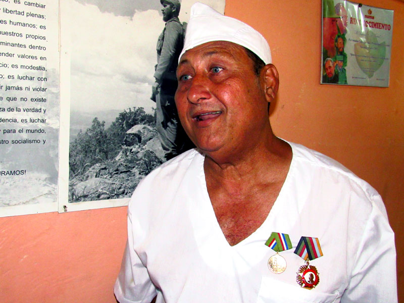 El Maestro Dulcero Andrés Montaña Rodríguez, posee una rica trayectoria laboral que avalan sus múltiples condecoraciones. Foto: Alexis del Toro panadero maestro