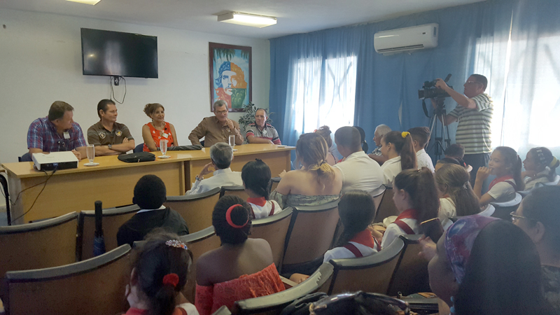 Estudiantes , historiadores, trabajadores y otros profesionales se dieron cita en la Empresa de Servicios Técnicos Industriales para contribuir a rescatar y preservar la memoria histórica del sector azucarero. Foto: De la autora patrimoniocultural1