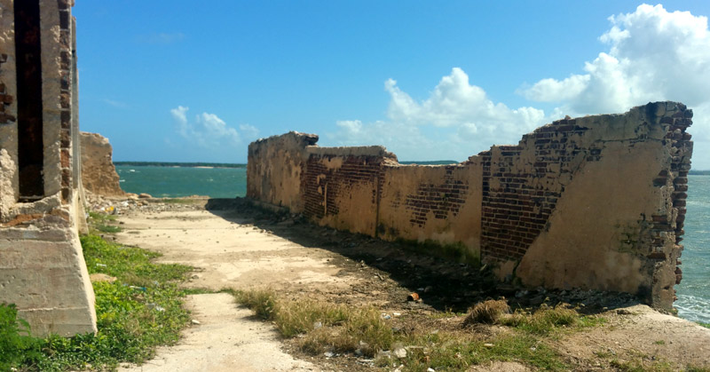 Ancient ruins of El Almacen. ruinas gibara 4