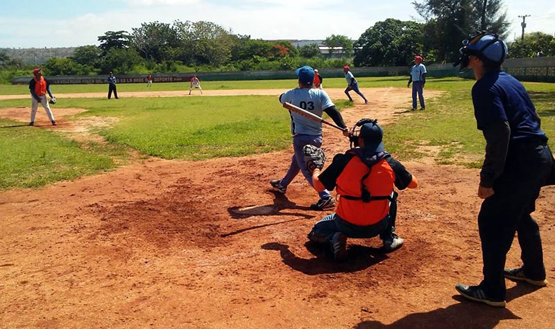 La rivalidad caracterizó el evento, en el cual Holguín y Las Tunas obtuvieron sus boletos a la final nacional en Sancti Spíritus softbol prensa 2