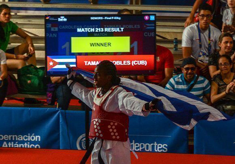 La jovencita Tamara Robles, monarca Centroamericana y del Caribe en Barranquilla 2018, se lesionó en el campeonato nacional 2019. Foto: Marcelino Vázquez (ACN) tamara robles taekwondo
