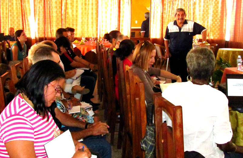 En la cita se intercambiaron experiencias en el proceso de implementación de las cadenas productivas identificadas en los territorios. desarrollo local 2