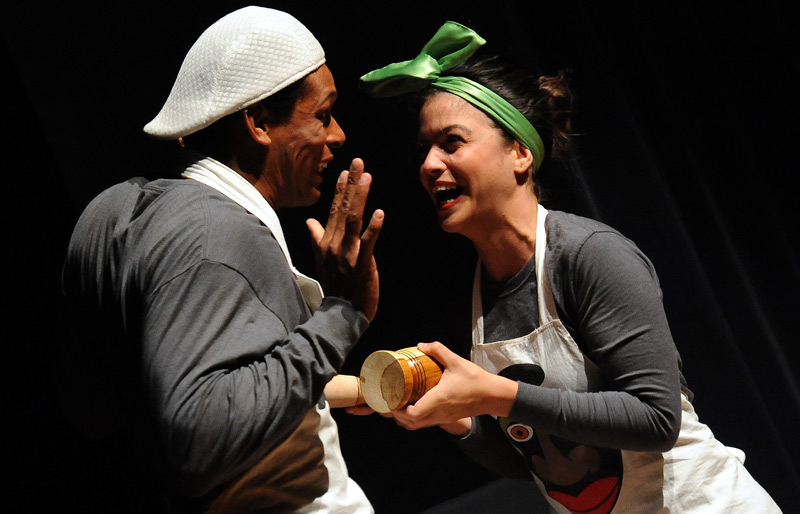 Paradigma o ¡Ay, Shakira…!, de Teatro sobre el camino teatro joven paradigma o A