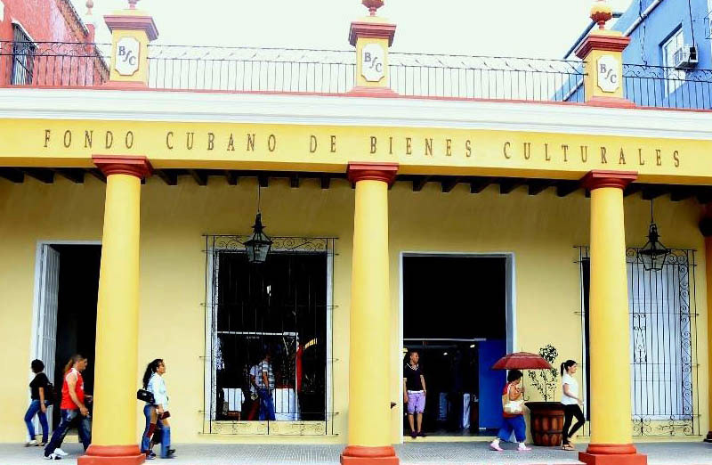La sede holguinera del FCB rindió homenaje a cinco de sus artistas. FCBC expo 1