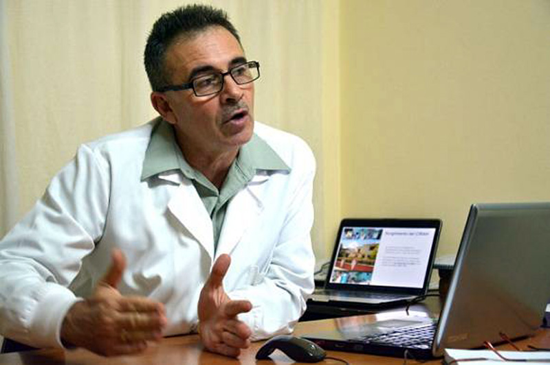 El DrC Luis Velázquez, presidente de la Academia de Ciencias de Cuba, dirigió por más de 15 años el Cirah. ataxias premios 2