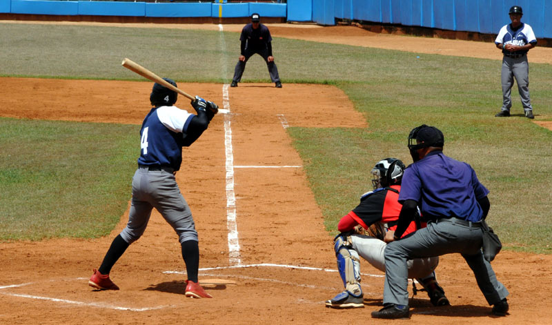 Edward Magaña conectó cuadrangular ante los santiagueros. beisbol sub 23 magaña
