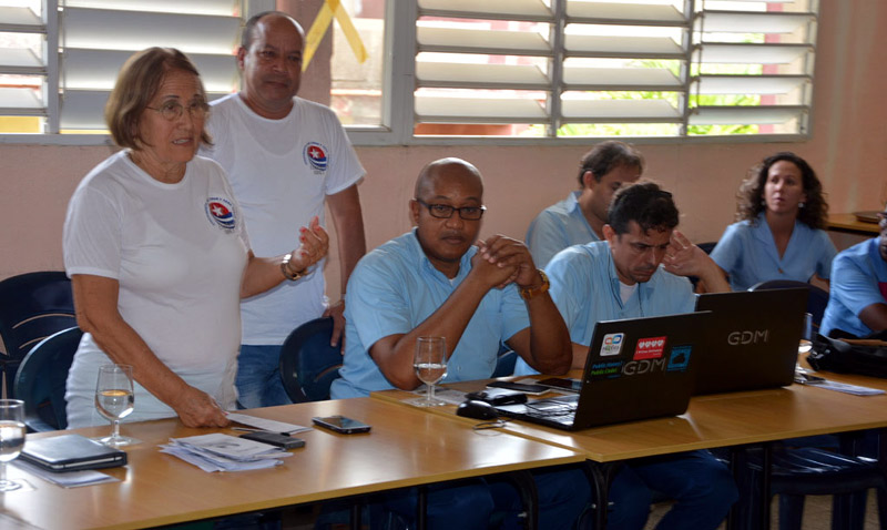 Intercambio de docentes y directivos de la UHo, con representantes de Ecured, Joven Club, CIGET y el IDICT. convenio uho 3