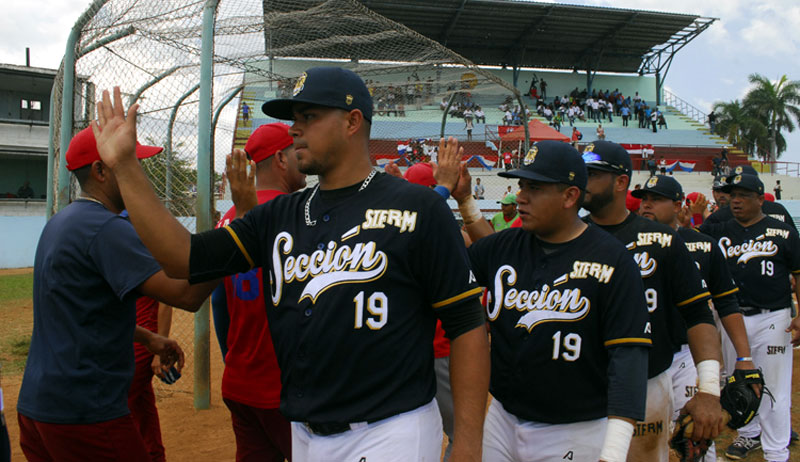 El equipo del “Cristino naranjo cayó en el choque final ante los Ferrocarrileros de Nuevo León, de México. cristino copa subcampeon 1