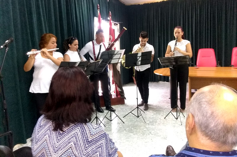 El quinteto Acierto deleitó a los presentes en la gala de premiación. Fotos: Rosana Rivero memoria nuestra 2