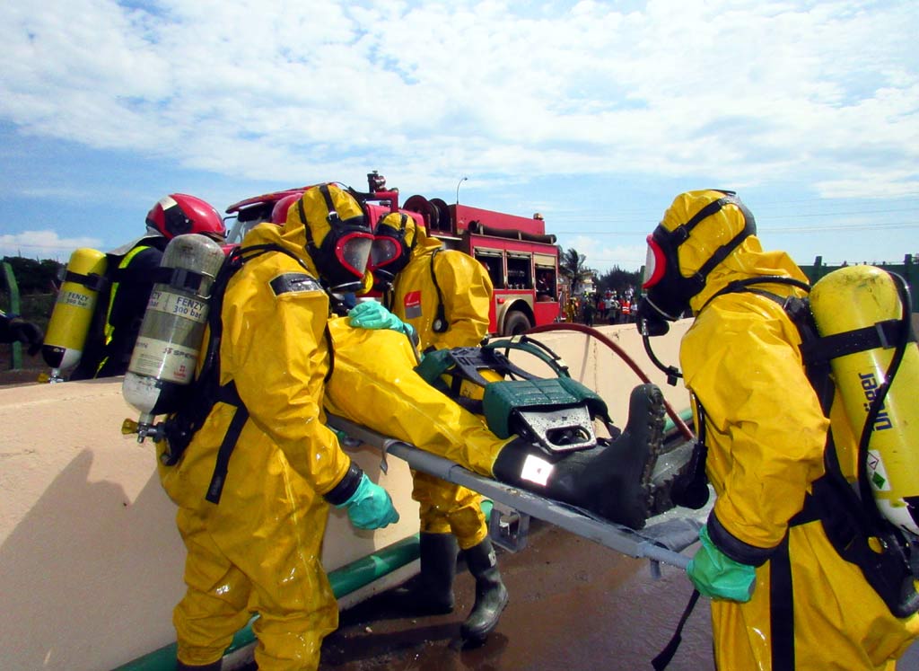 La Unidad de Rescate y Salvamento acudió y desplegó su fuerza para frenar un supuesto escape de amoníaco. meteoro moa 1