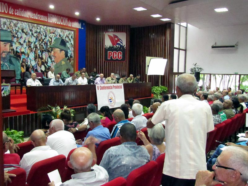 Pleno combatientes 01