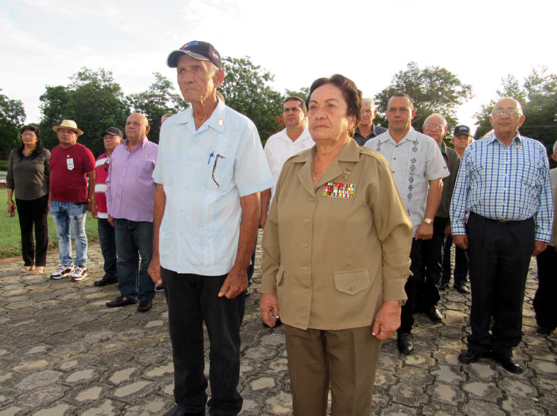 Pleno combatientes 02