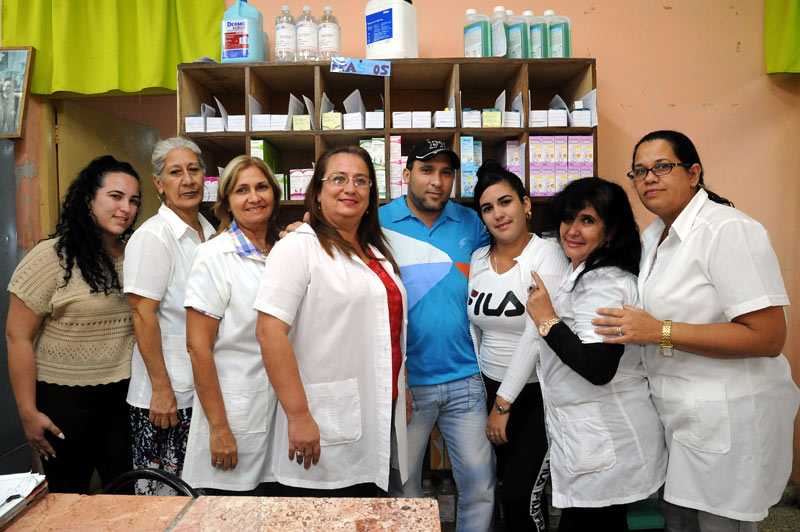 Para Maritza el colectivo con el que labora es también su familia farmaceutica 2
