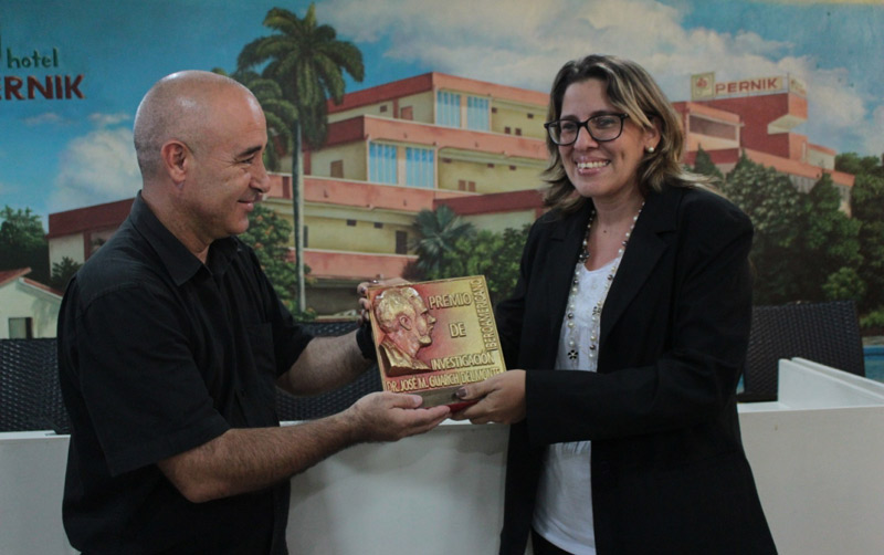 Entrega del Premio José Manuel Guarch del Monte. Fiesta cult Iberom cierre 2
