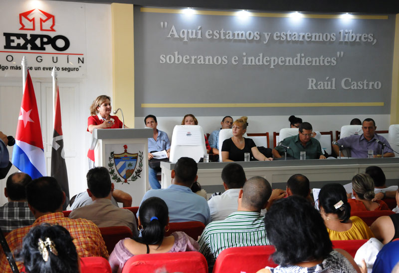 En la Reunión de la Economía se evaluaron los indicadores de la provincia al cierre del mes de agosto. Fotos: Elder Leyva Reunion econom 1